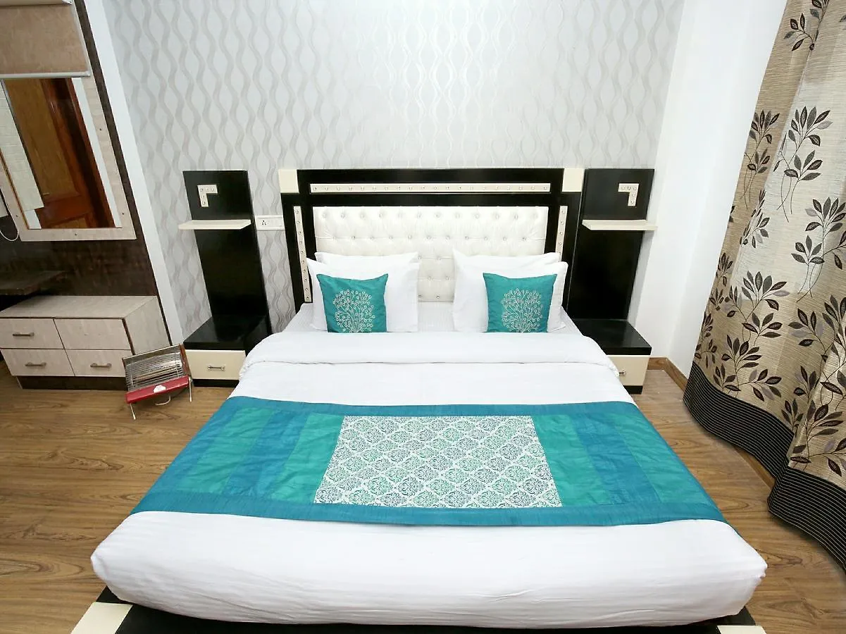 Διαμέρισμα Oyo 10406 Home Luxury 3Bhk New Σίμλα